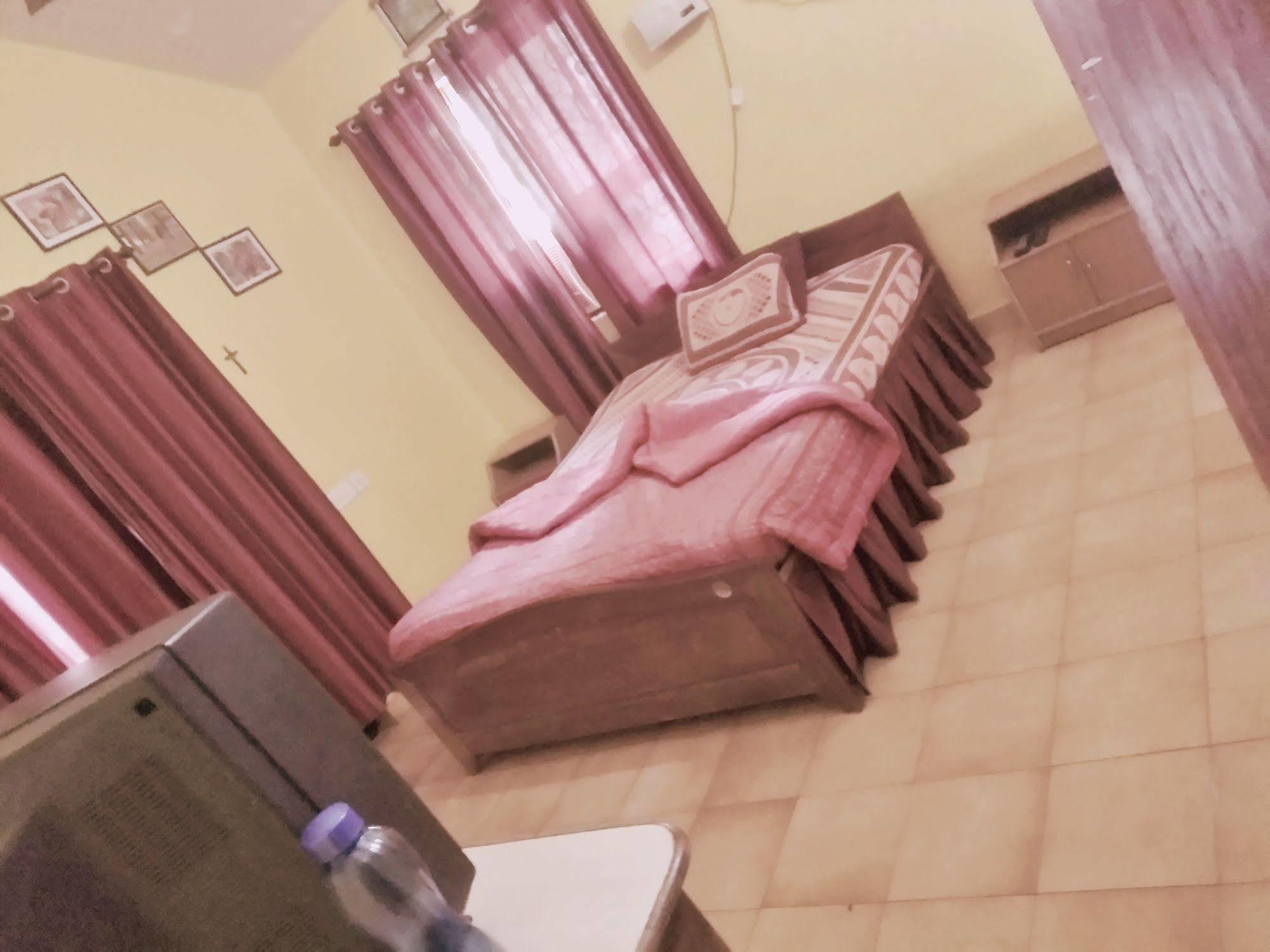 מיורדה Jes Guest House מראה חיצוני תמונה